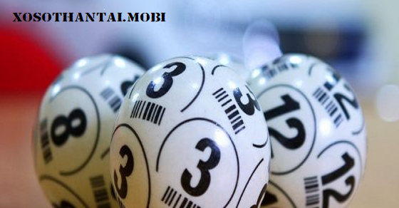 Cô gái trẻ thích chơi trò chơi điện tử và thích dự thưởng kq xổ số